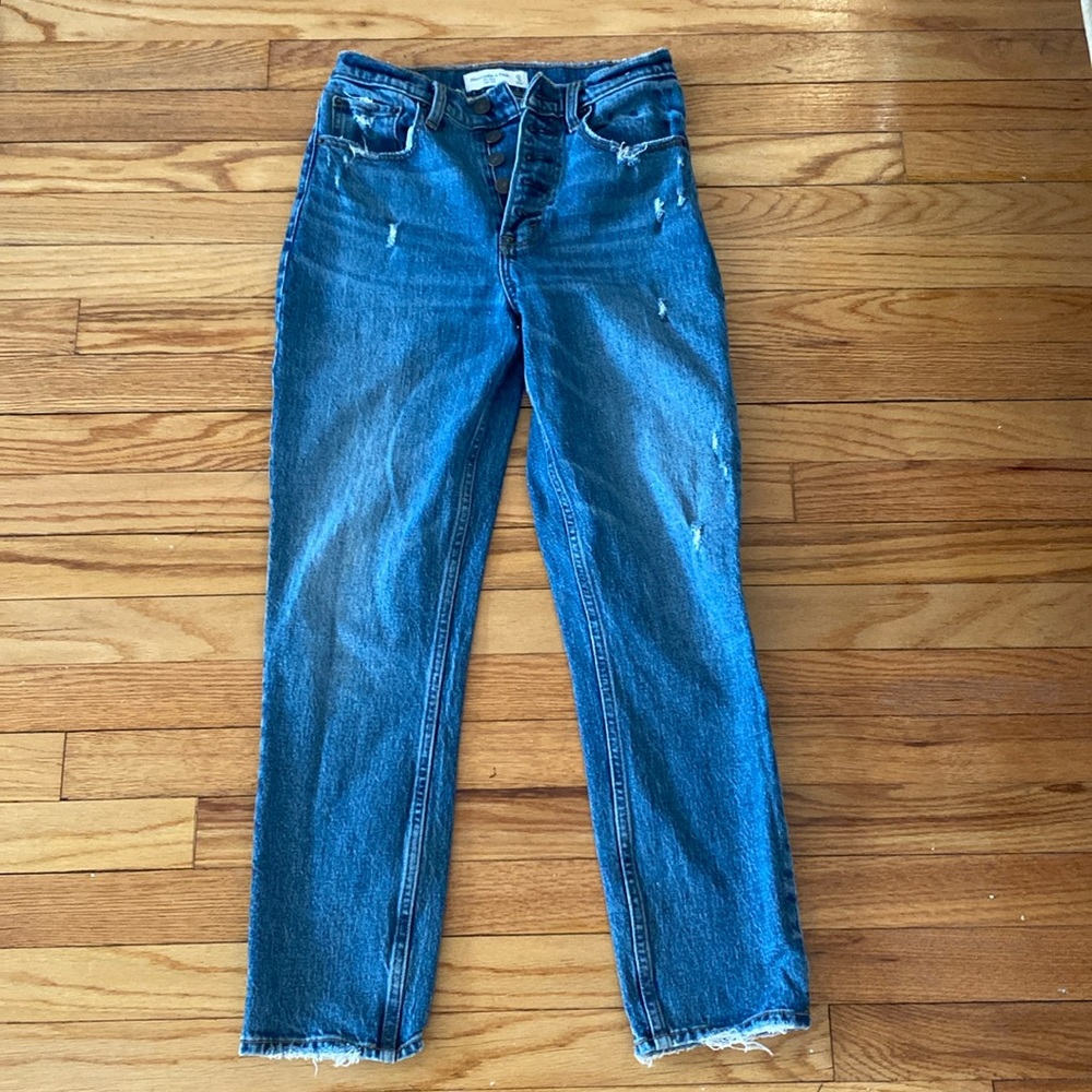 Abercrombie High Rise Mom Jean Size 25